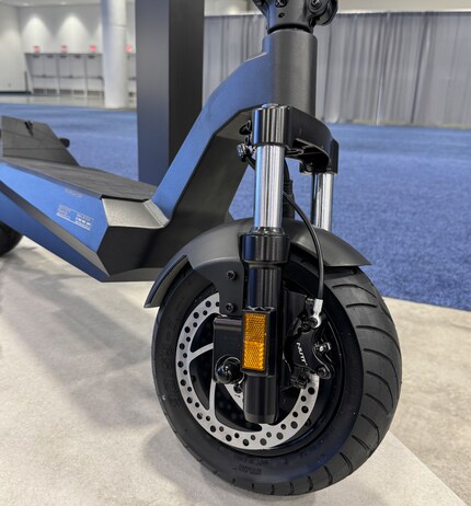La suspension oléopneumatique du VX4 et du VX6 (photo) est réglable.