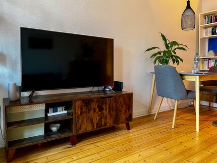 Il mobiletto TV è stato il primo oggetto Vasagle che ho acquistato. Da notare l'uovo di Yoshi sullo sfondo, accanto alla Switch.