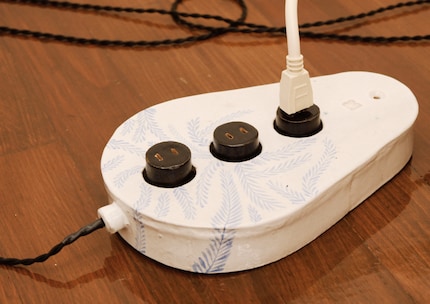 Le design artisanal de Hays allie un savoir-faire ancien à une utilité moderne.
