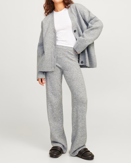 Tenue en tricot : décontractée mais stylée.