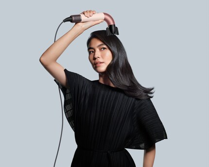 La buse de lissage est censée dompter les frisottis et lisser les cheveux.
