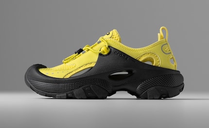 La nuova Trailbreak di Crocs EXP in giallo neon.
