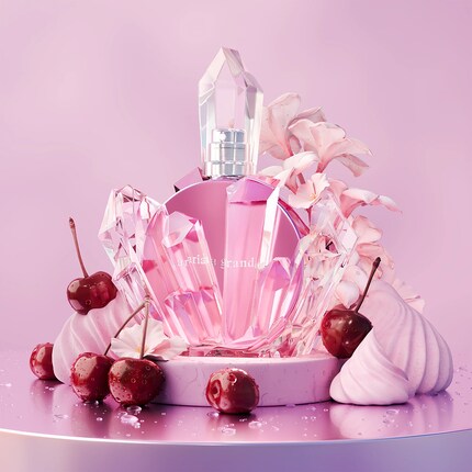 Cherry Eclipse heisst der neuste Duft von Sängerin Ariana Grande.