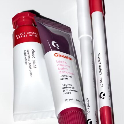 Glossier widmet der Kirsche gleich eine ganze Kollektion.
