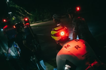 Fahrradhelm inklusive Rücklicht.