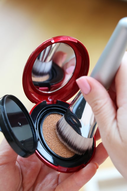 Un abbinamento perfetto: il mio Multi Foundation Brush di Rosy Rosa calza a pennello nella versione mini ed è la mia alternativa preferita alla spugnetta.