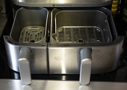 Trois litres et six litres, c'est la capacité des deux tiroirs qui attirent magiquement les traces de doigts