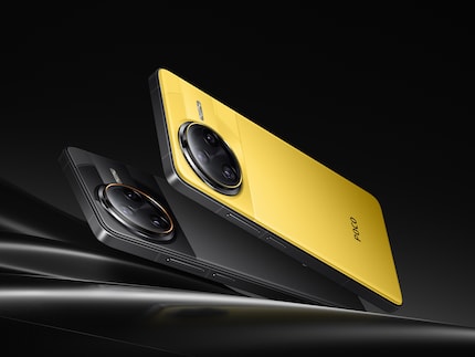 Le Poco F7 Ultra apparaît en noir et jaune.