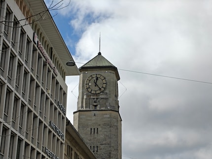 Il triplo zoom ottico consente di avvicinare bene la torre.