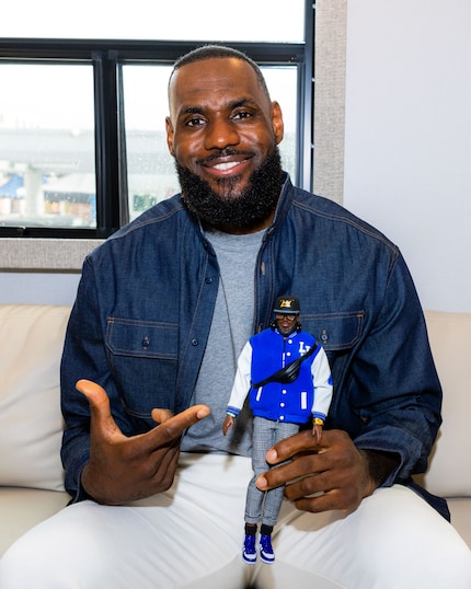 LeBron James presents his own Barbie doll: The NBA star is the brand's first official «Kenbassador».