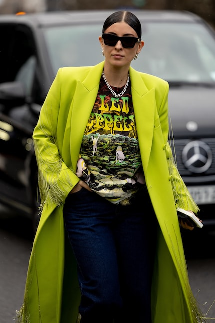Un t-shirt du groupe dans les rues de Paris.