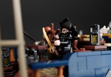 Capitano Barbanera è una delle dieci figure incluse nel set.