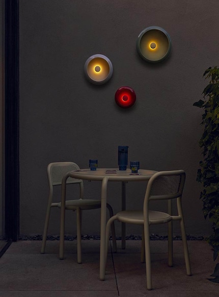 With its two-in-one design, you can either sit it flat or hang it on a wall.