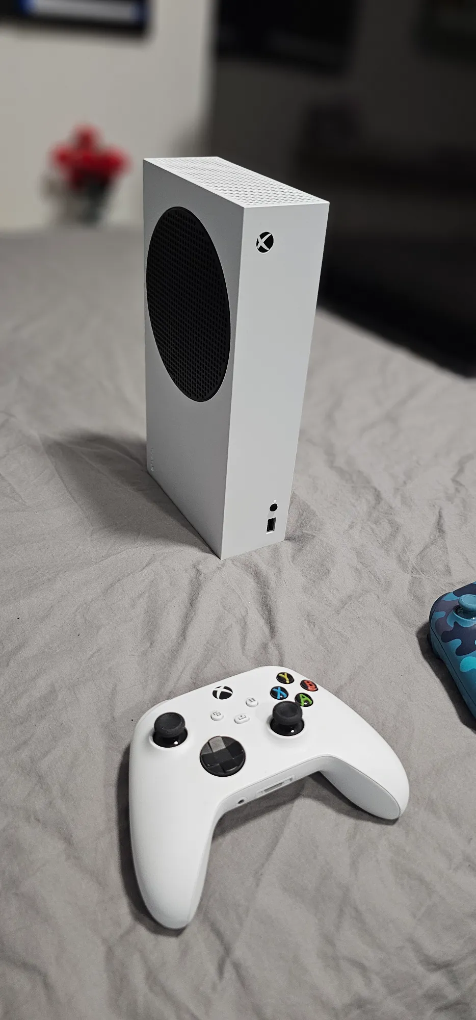 Actual product image Microsoft Xbox Series S with free content + digital currency for Fortnite, Rocket League and Fall Guys
