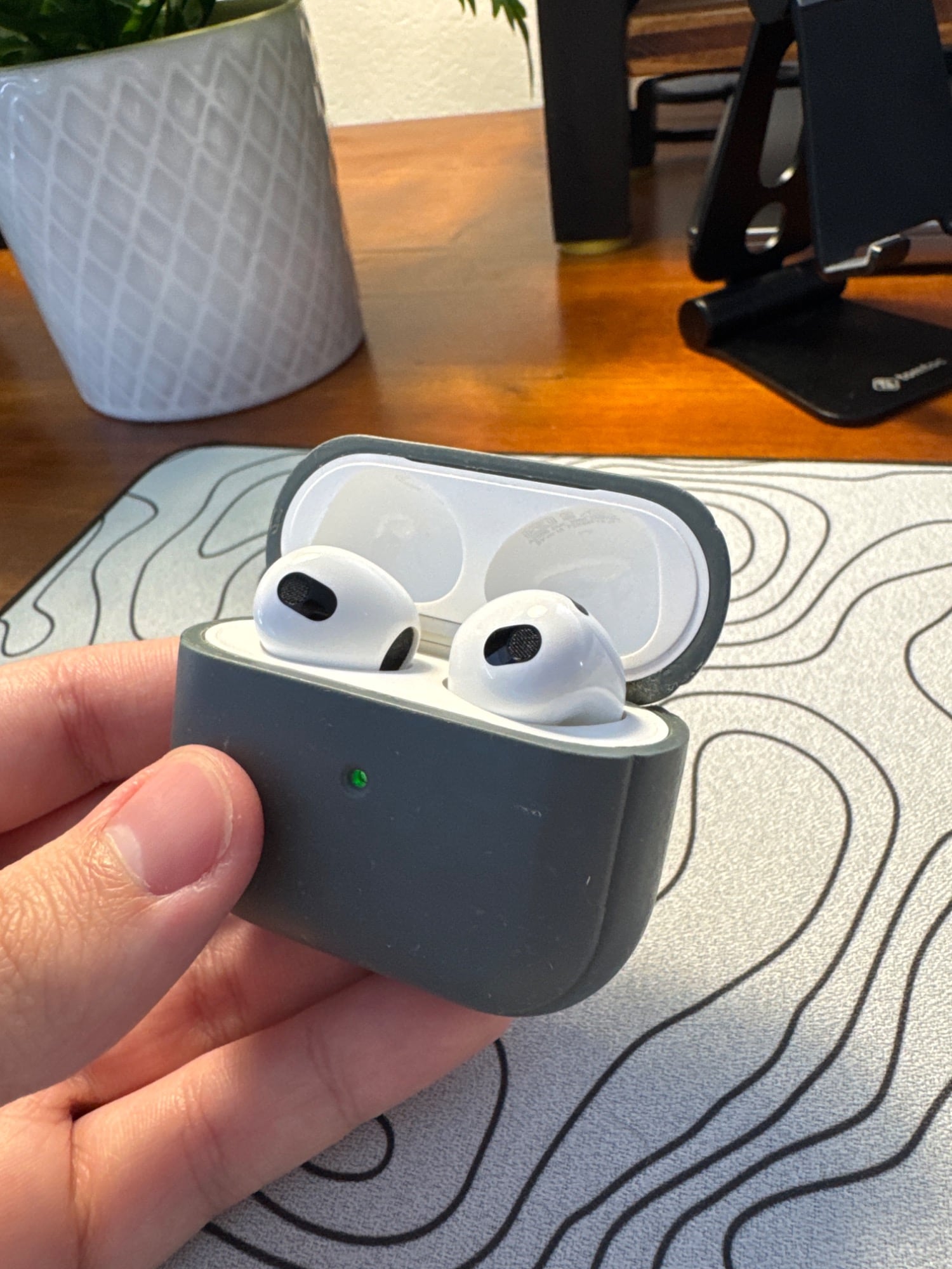 Produktbild Apple AirPods (3rd Gen.) MagSafe Case (keine Geräuschunterdrückung, 6 h, Kabellos)