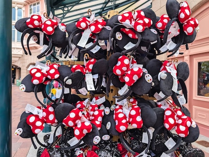 Una delle oltre dodici varianti dei cerchietti Disney.