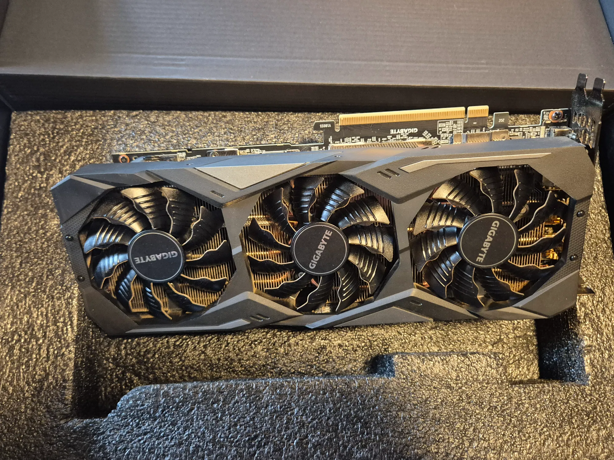 Immagine prodotto Gigabyte GeForce RTX 2080 Ti Gaming OC (11 GB)