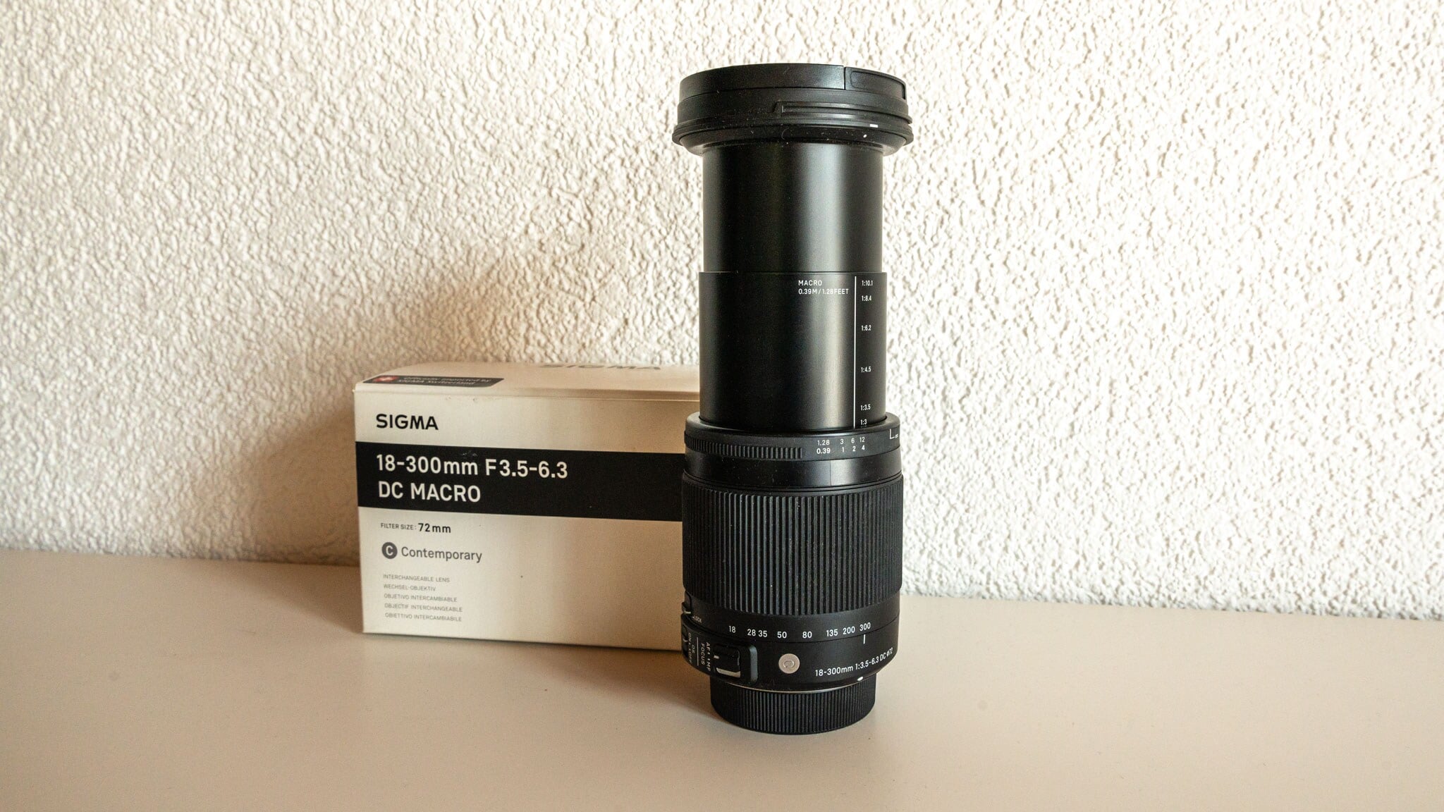 Produktbild Sigma 18-300mm f/3,5-6,3 DC Makro OS HSM (C) Nikon F DX (Nikon DX, APS-C / DX)