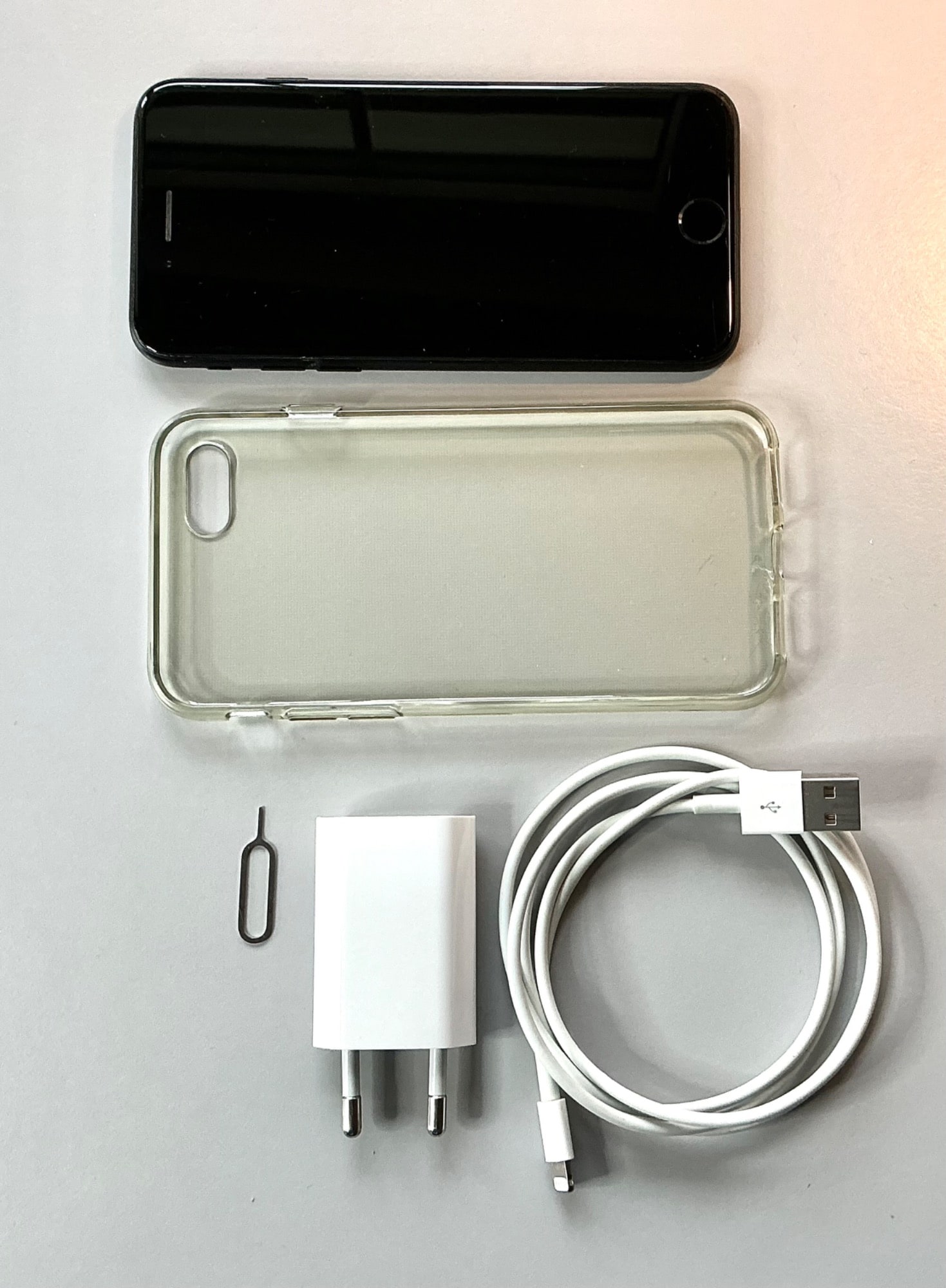 Immagine prodotto Apple iPhone 7 (128 GB, Nero, 4.70", SIM singola, 12 Mpx, 4G)