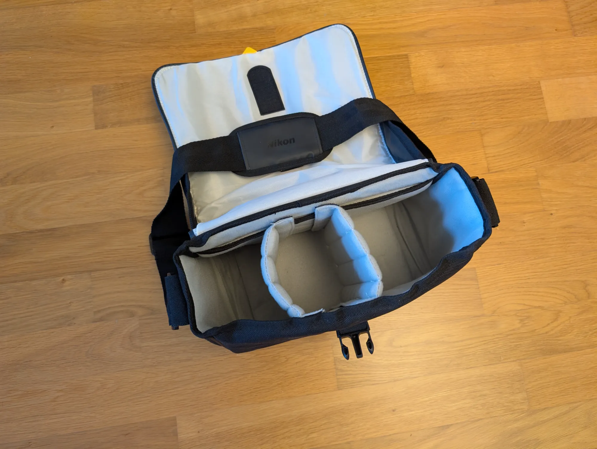 Produktbild Nikon Cf-Eu08 (Kamera Schultertasche)