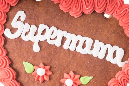 Ein bisschen besser: Lebkuchenherzen werden zwar nie gegessen, Mami darf sie aber irgendwann entsorgen.