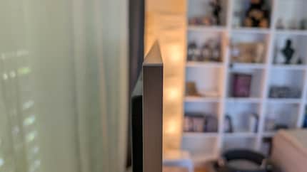 Vu de côté, le G5 donne presque l’impression d’être une vitre et adhère au design de la série Gallery.