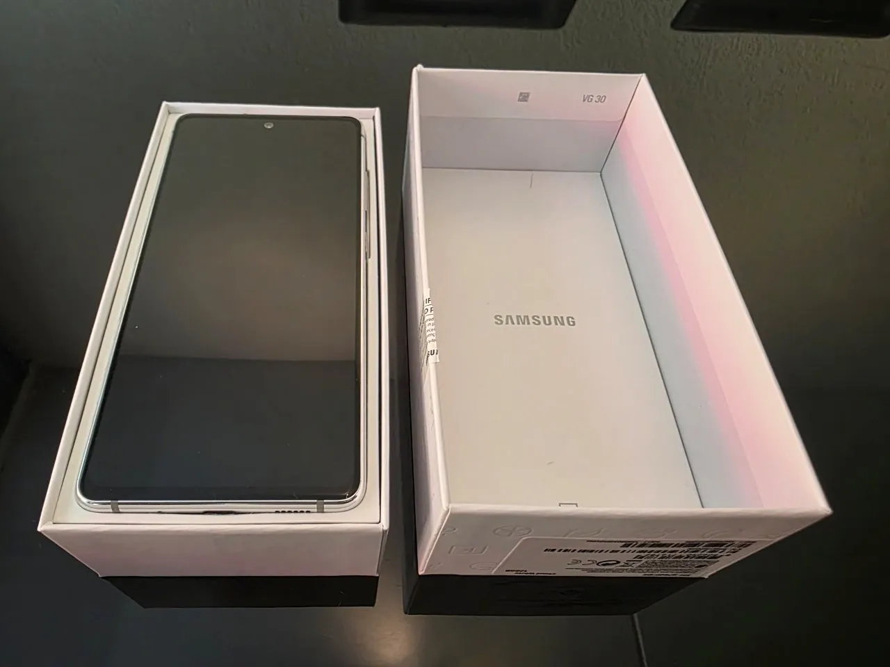 Produktbild Samsung Galaxy S20 FE (128 GB, Cloud White, 6.50", Hybrid Dual SIM, 12 Mpx, 4G)