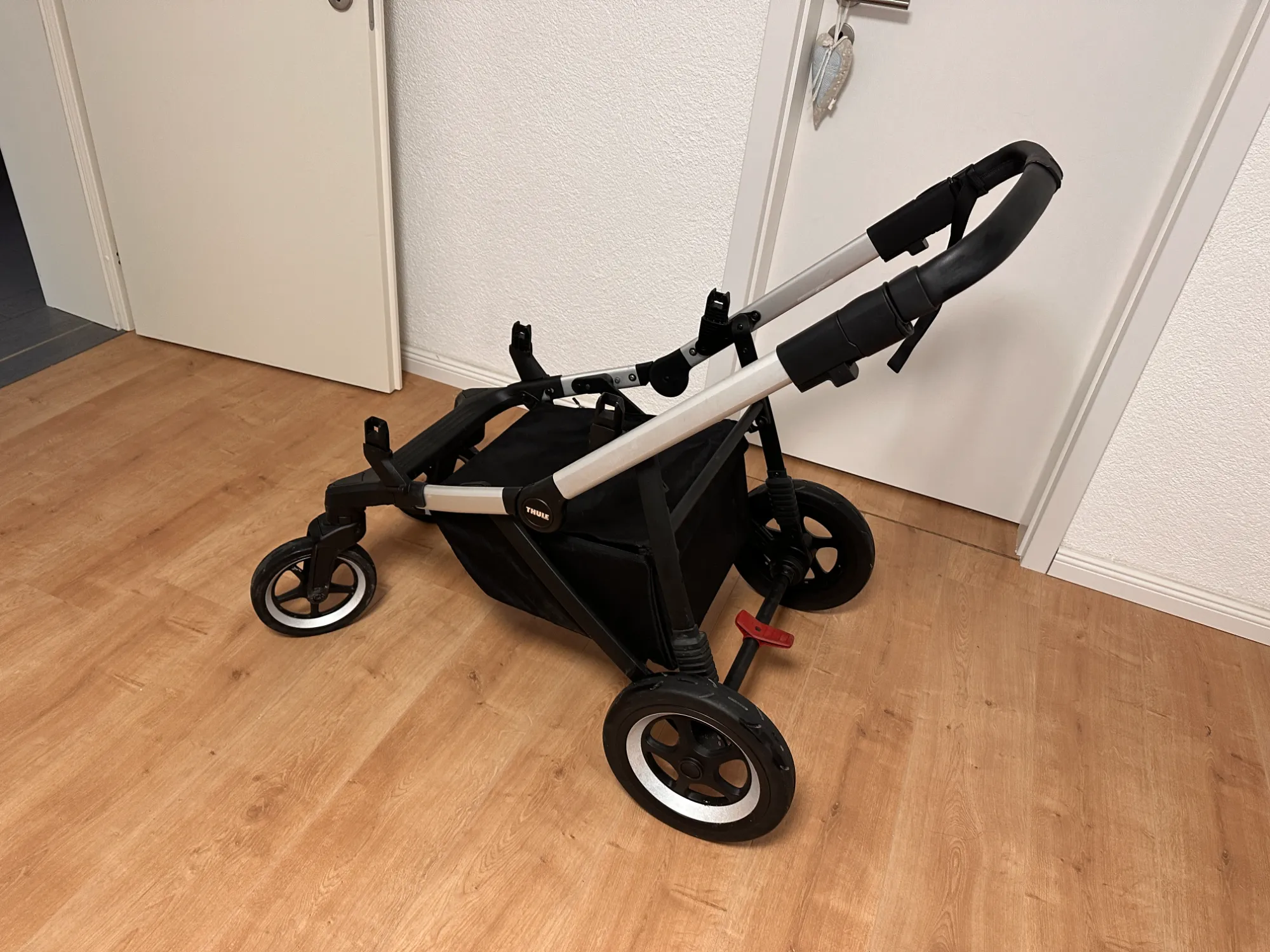 Produktbild Thule Sleek + Bassinet