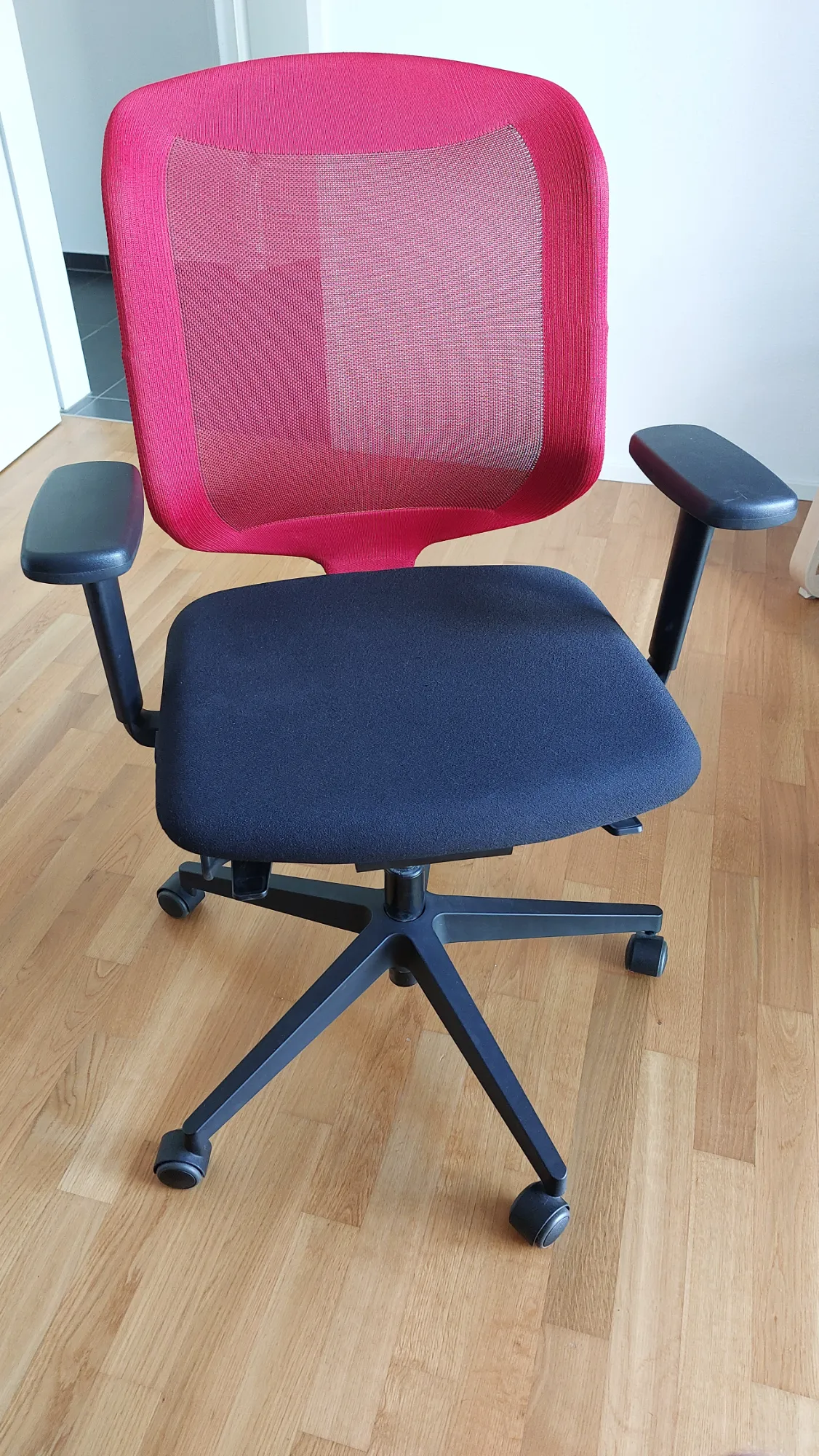 Produktbild Giroflex 434 Chair 2 Go mit Armlehnen
