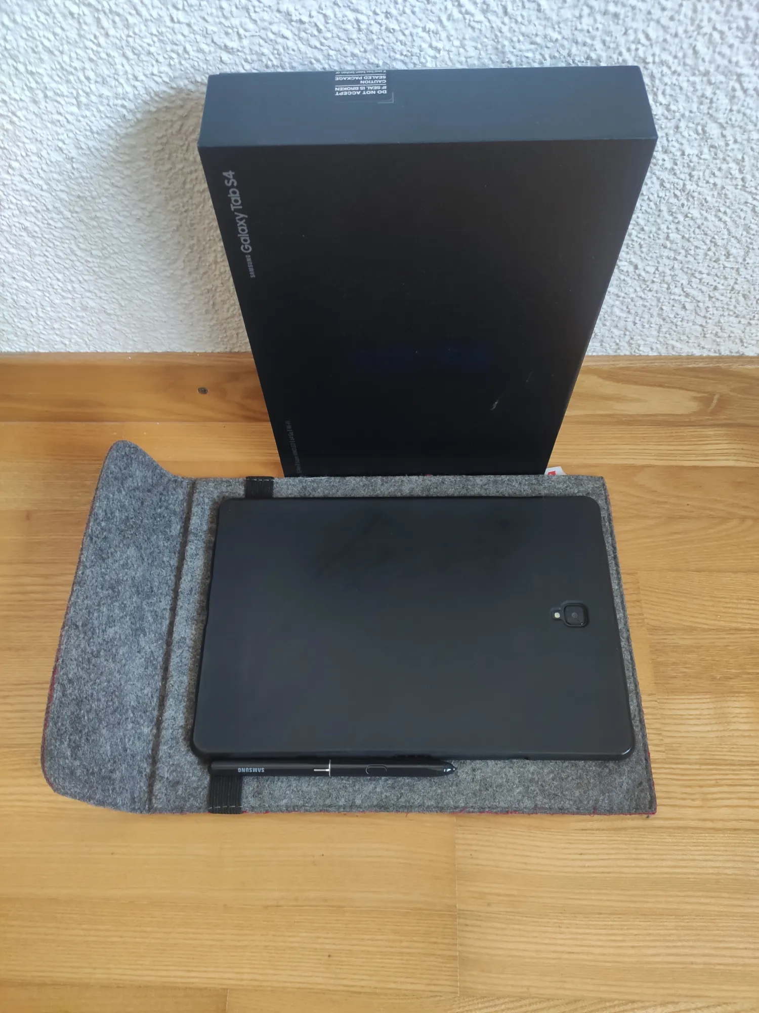 Produktbild Samsung Galaxy Tab S4 (nur WLAN, 10.50", 64 GB, Schwarz)
