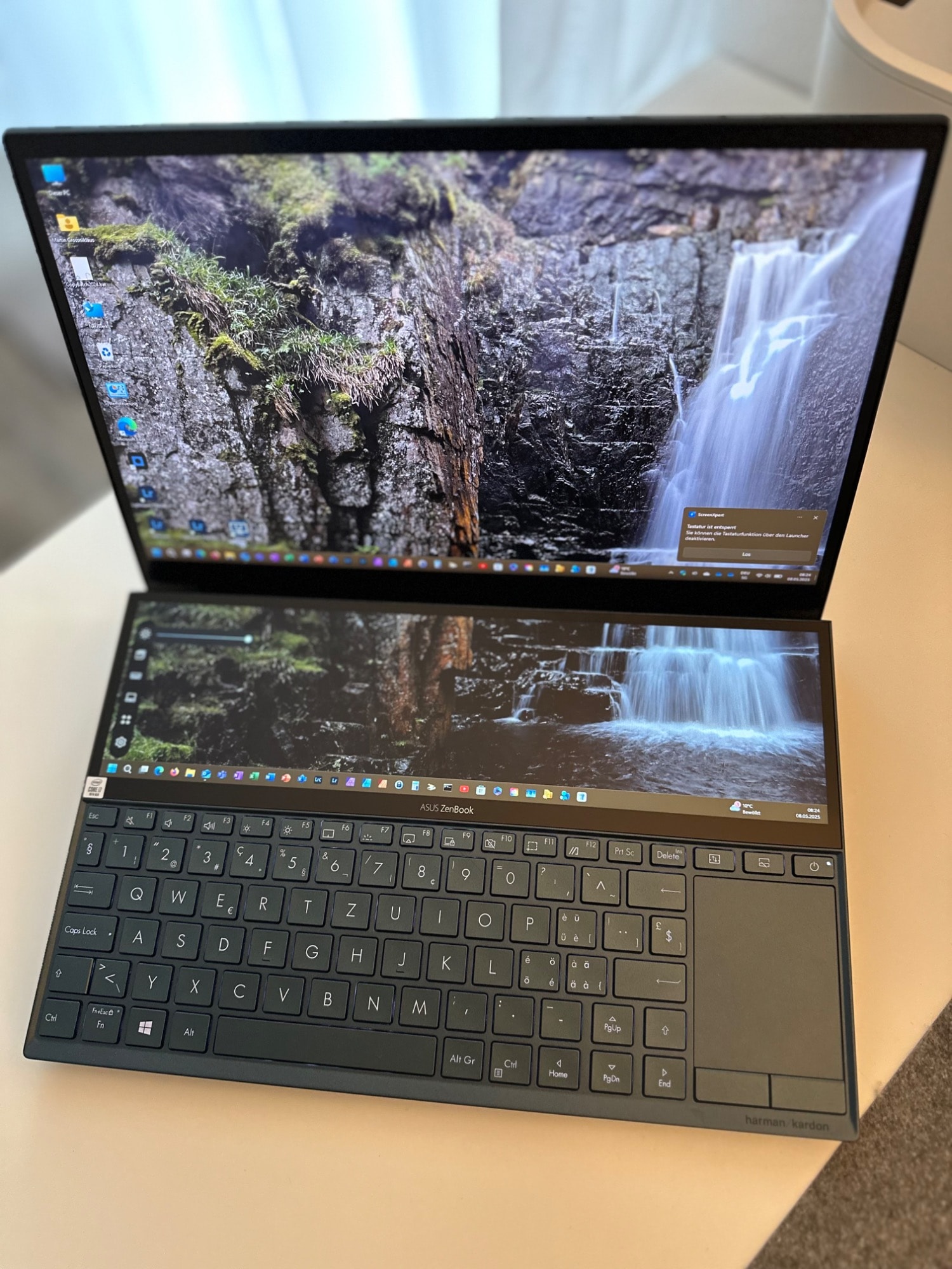 Actual product image ASUS ZenBook Duo (14", Intel Core i7-10510U, 16 GB, 1000 GB, CH)