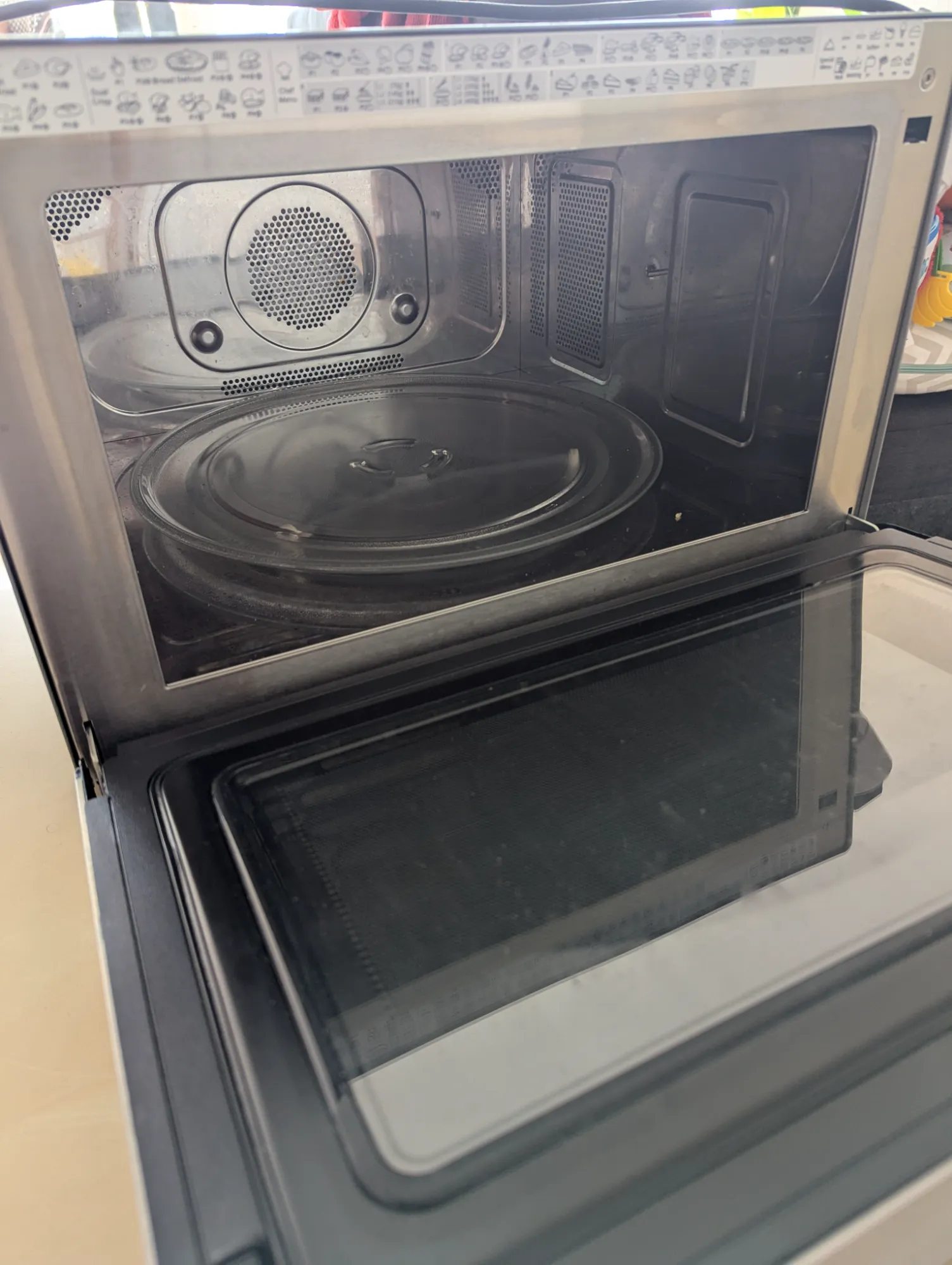 Immagine prodotto Whirlpool MWP 3391 SX Piano di lavoro Combi Microonde, acciaio inossidabile (33 l)
