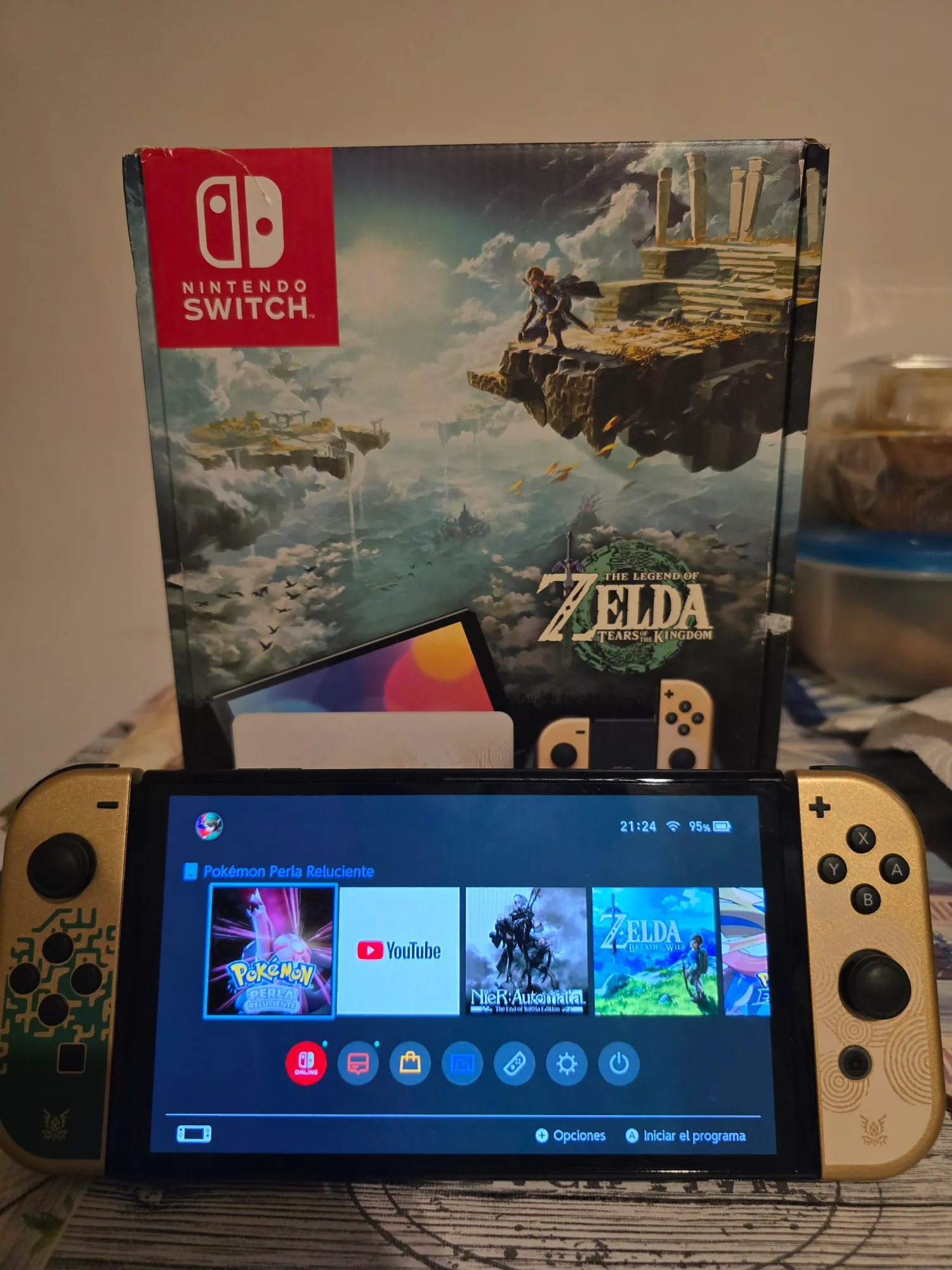 Immagine prodotto Nintendo Switch OLED - Edizione The Legend of Zelda: Tears of the Kingdom