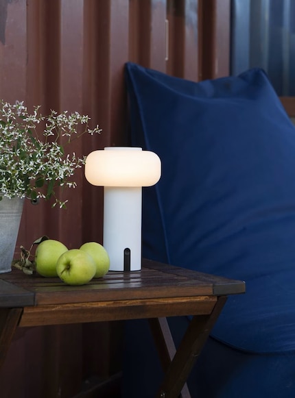 Mit nur 560 Gramm ist die Lampe mühelos von A nach B getragen.