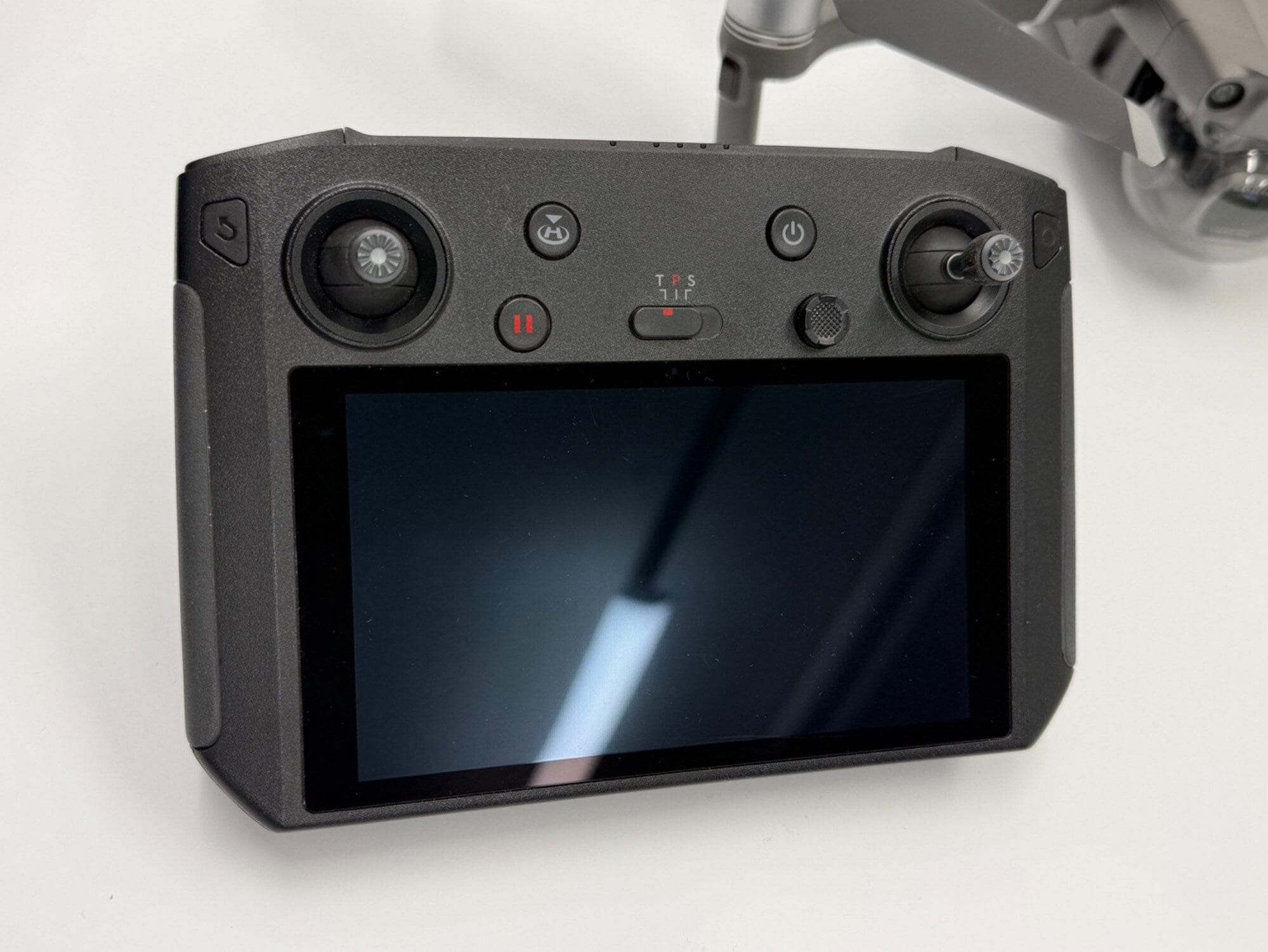 Image du produit DJI Mavic 2 Pro avec la télécommande Smart (907 g, 20 Mpx)