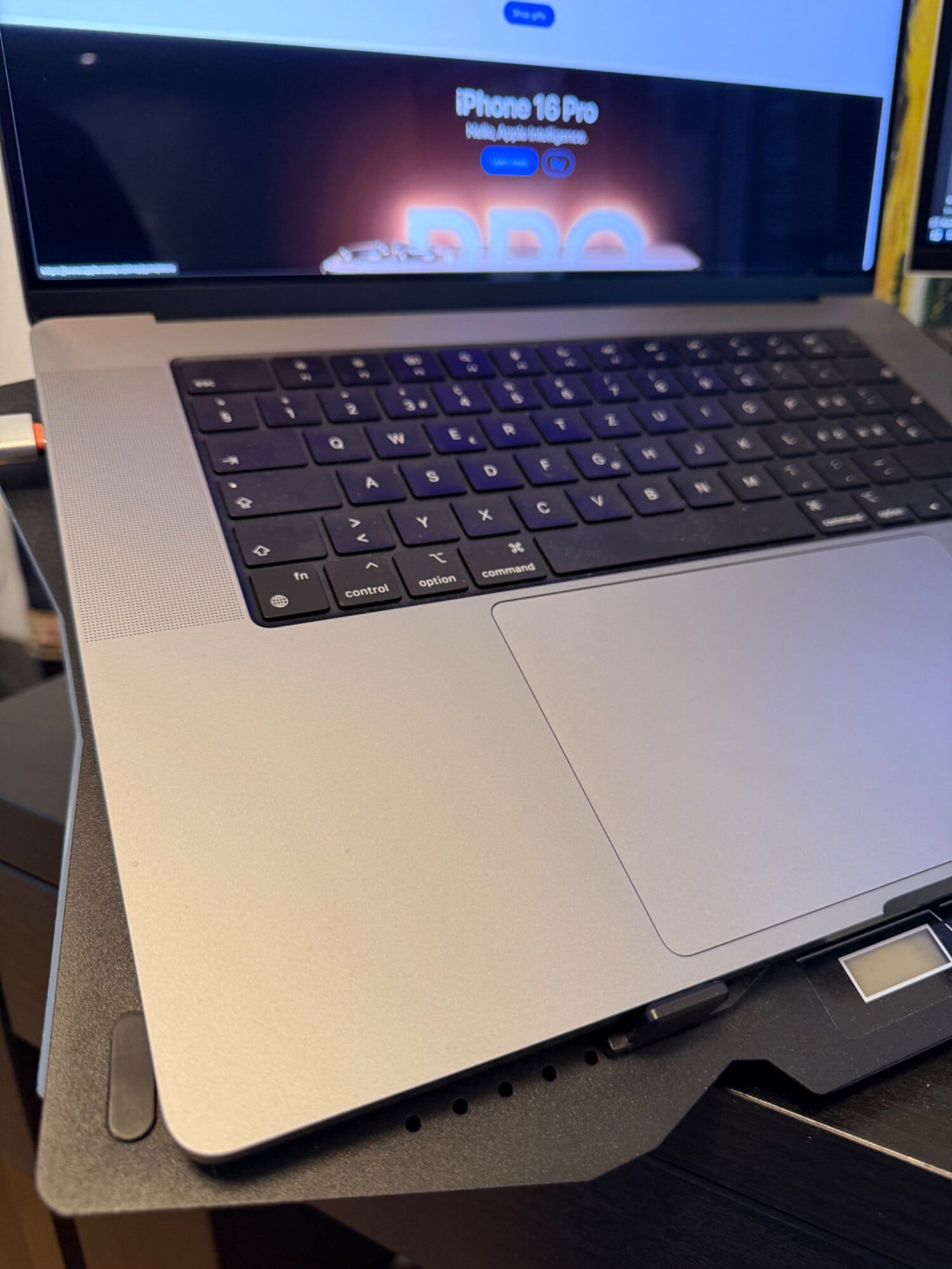 Produktbild Apple MacBook Pro – 2023 (16", M2 Max, 64 GB, 1000 GB, CH)