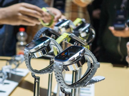 Huawei offre il Watch Fit 4 Pro con diversi braccialetti.