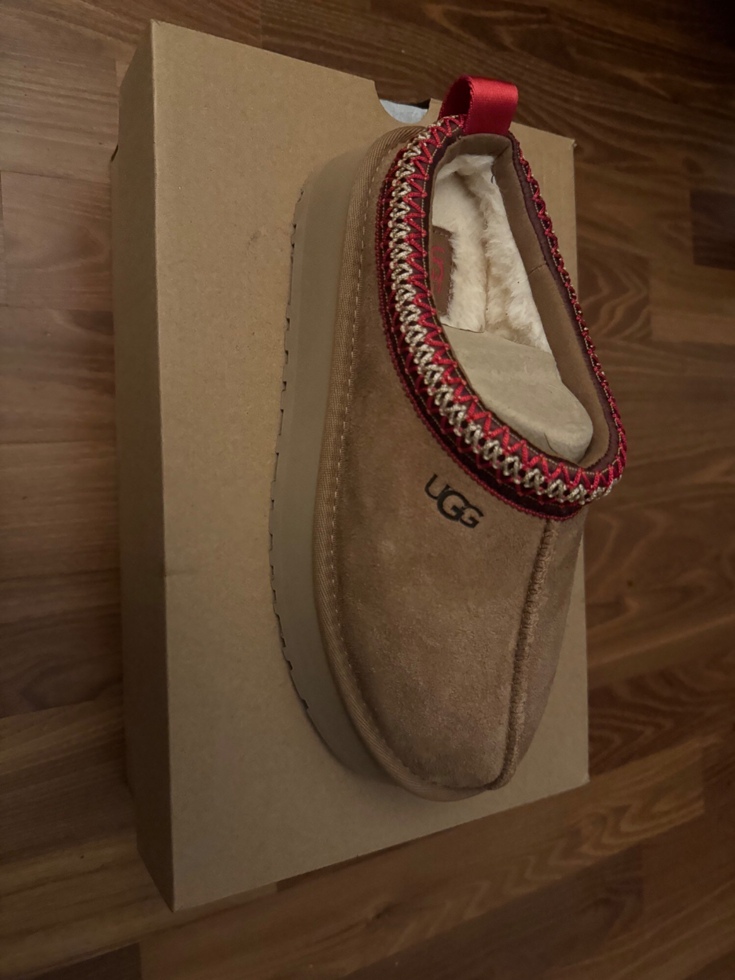 Actual product image Ugg Tazz (38)