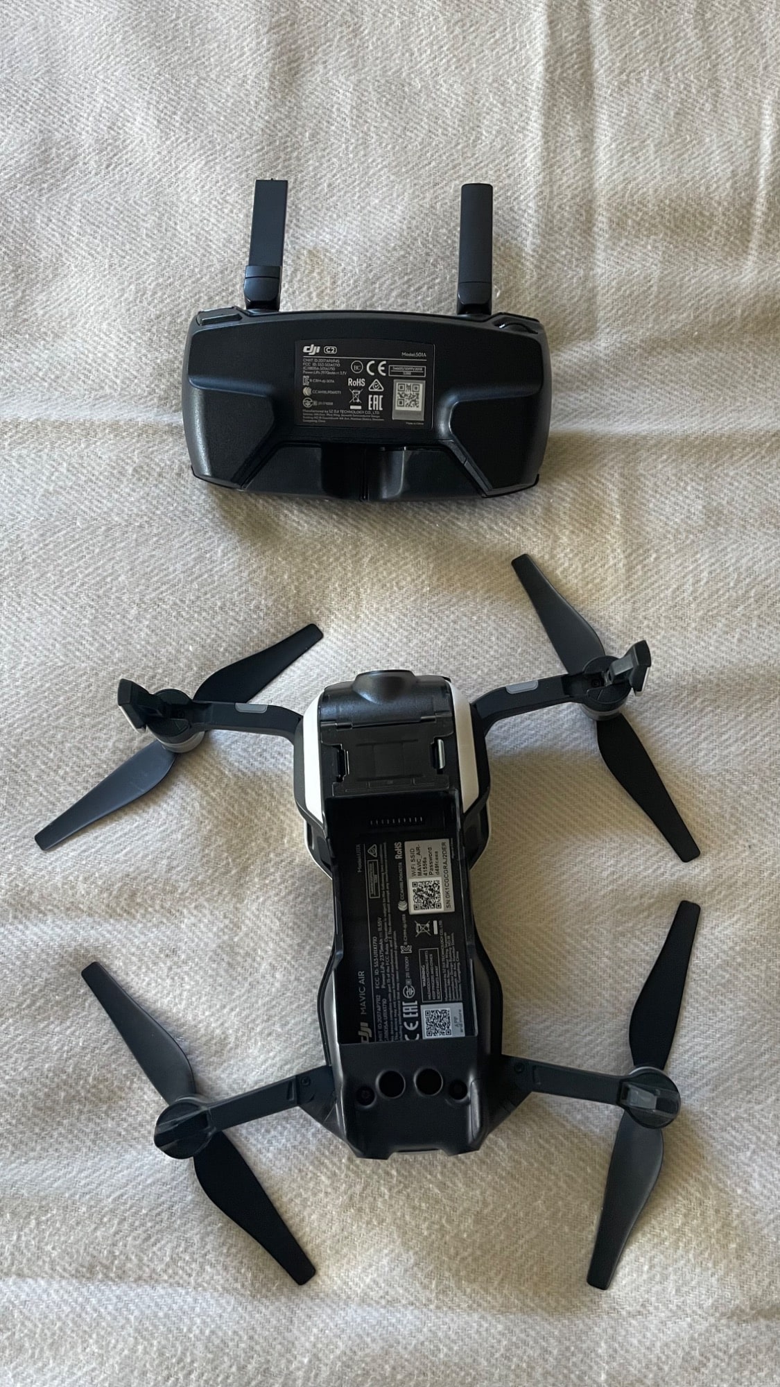 Actual product image DJI Mavic Air Fly More Bundle Arctic White (21 min, 430 g, 12 Mpx)