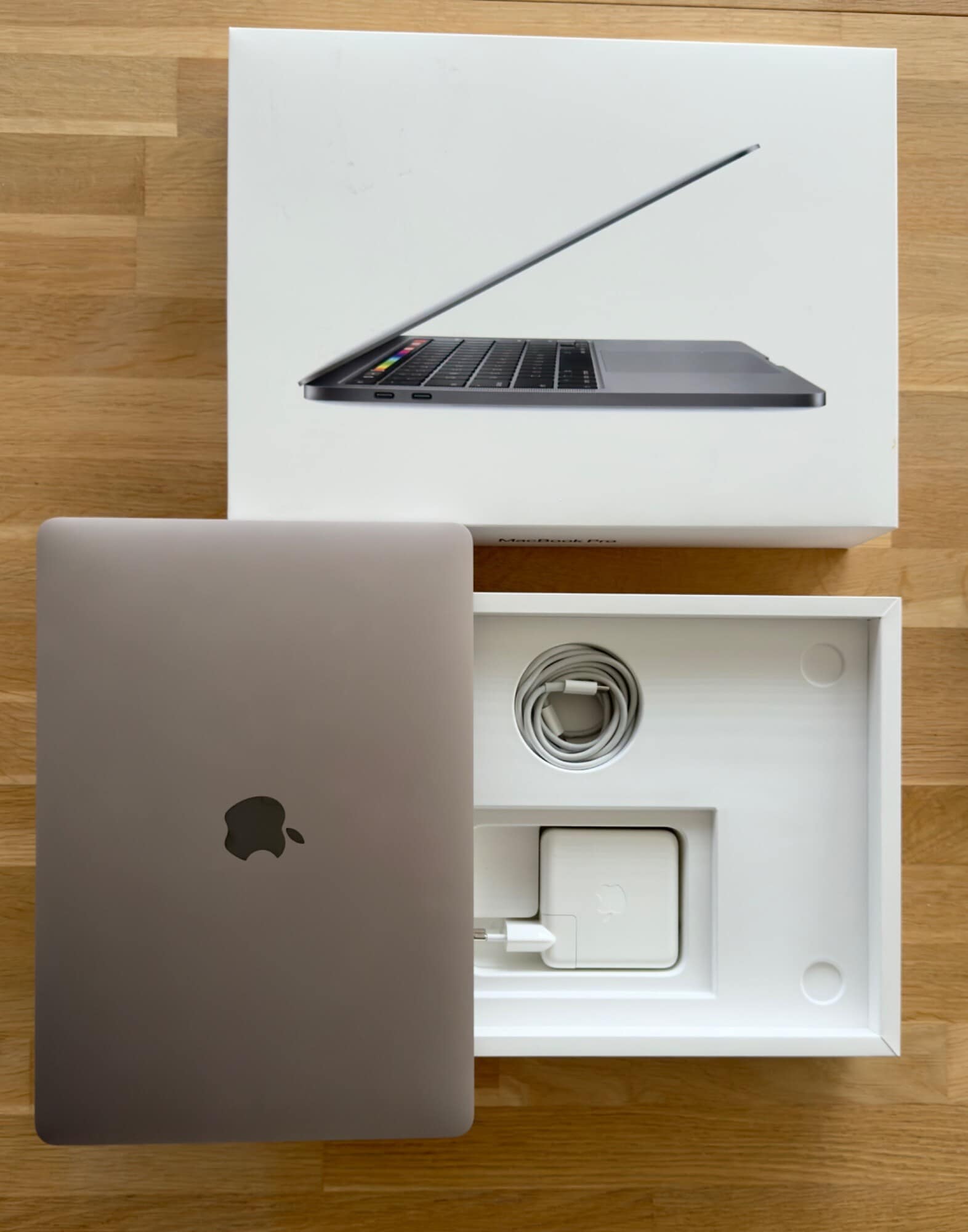 Produktbild Apple MacBook Pro – 2020 (13.30", Intel Core i7-1068NG7, 16 GB, 512 GB, CH)