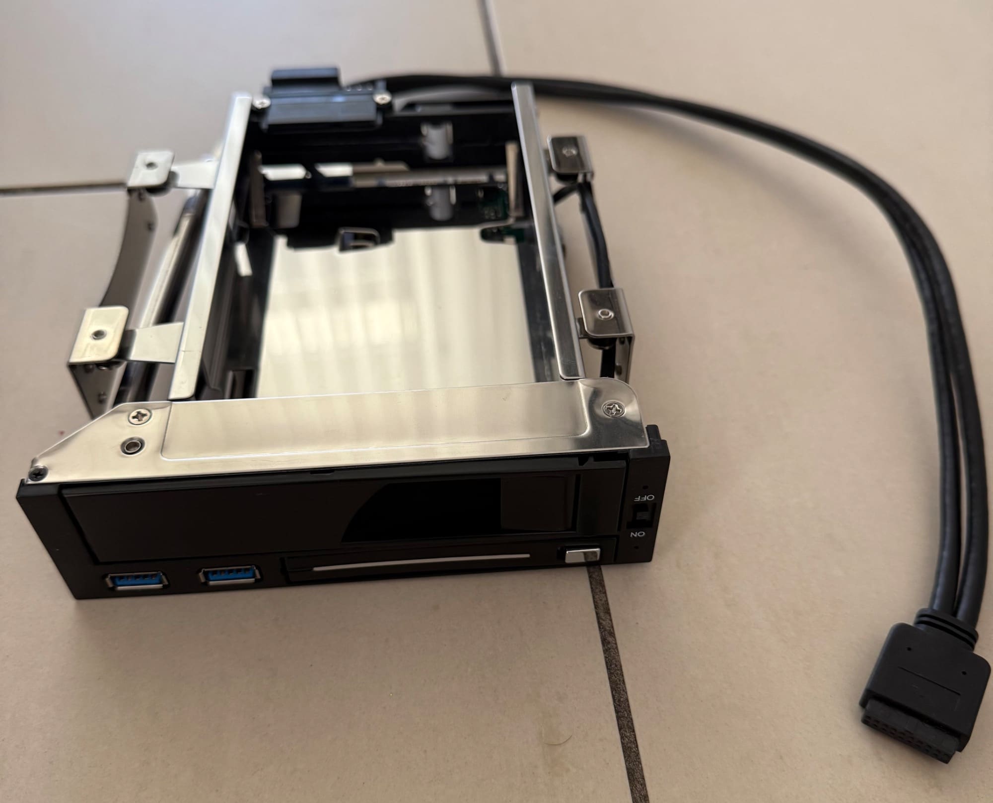 Actual product image Sharkoon SATA QuickPort Internal Multi, 2.5/3.5" SATA