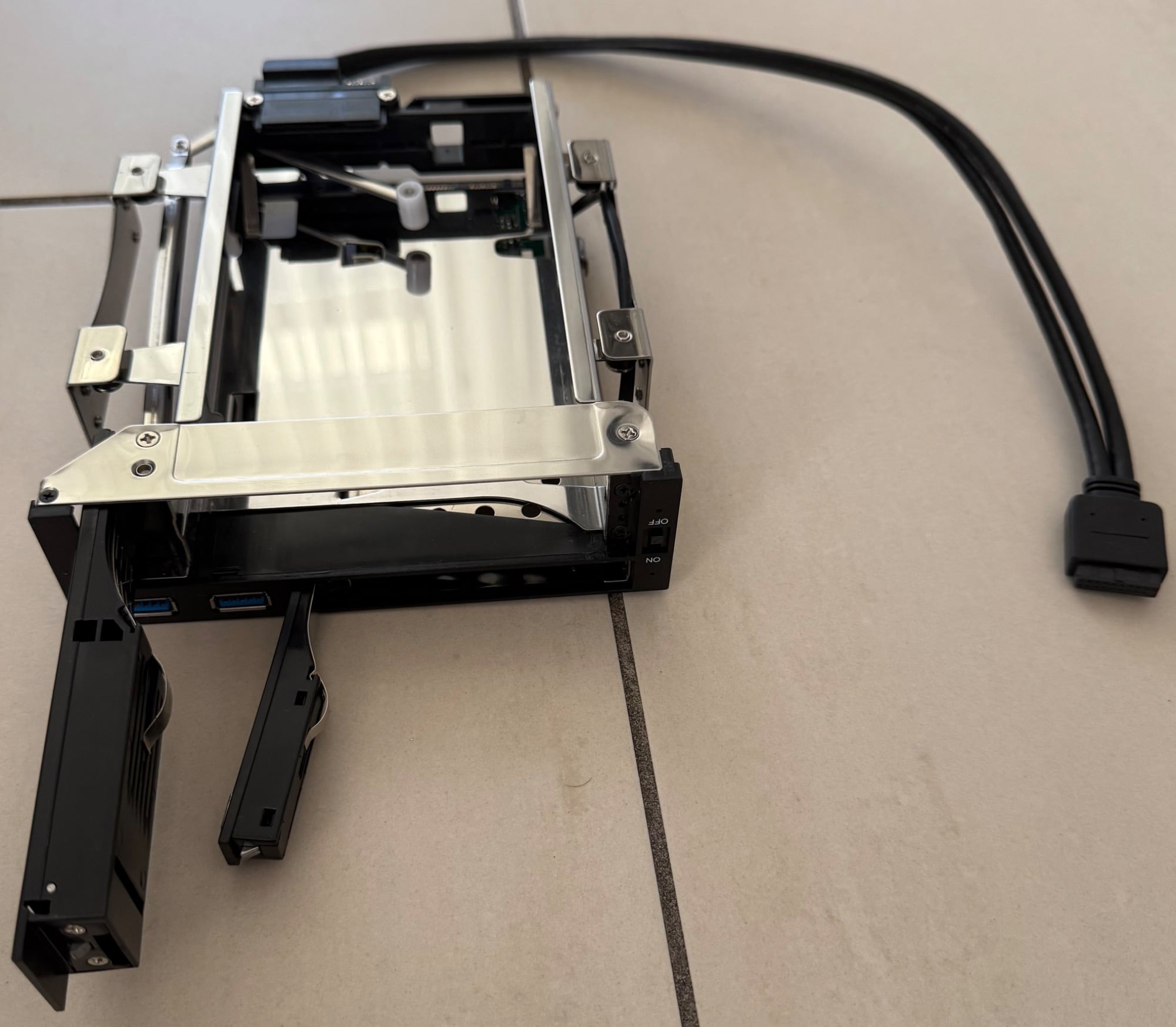 Actual product image Sharkoon SATA QuickPort Internal Multi, 2.5/3.5" SATA