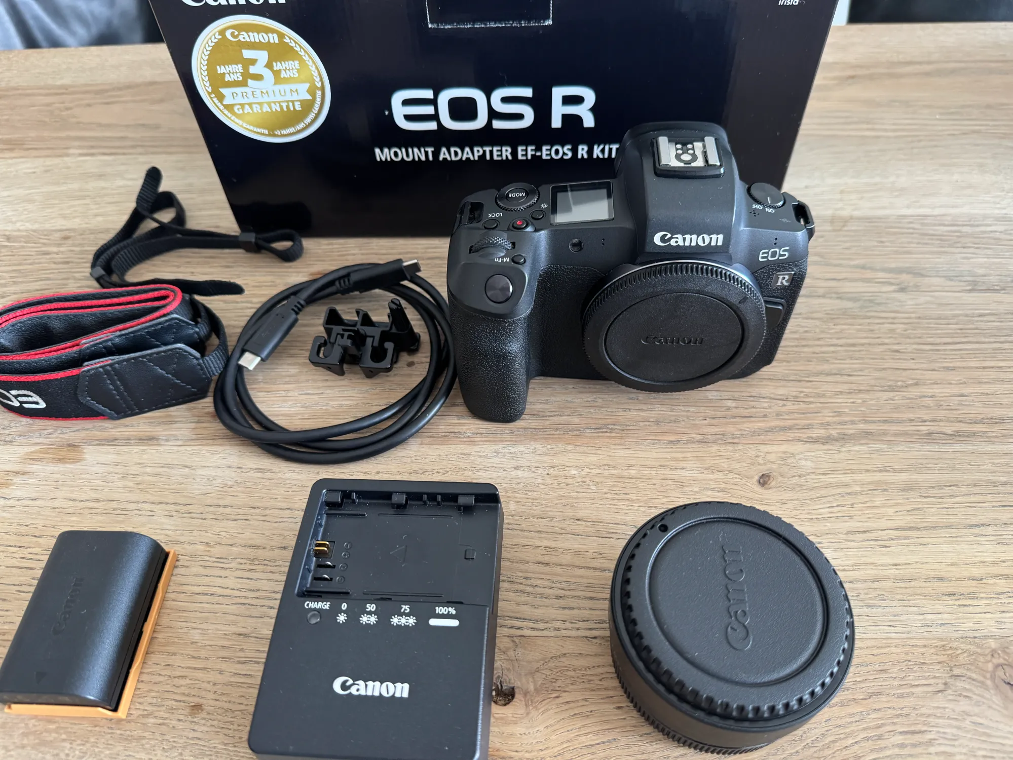 Immagine prodotto Canon EOS R Body + adattatore EF (30.30 Mpx, Full frame / FX)