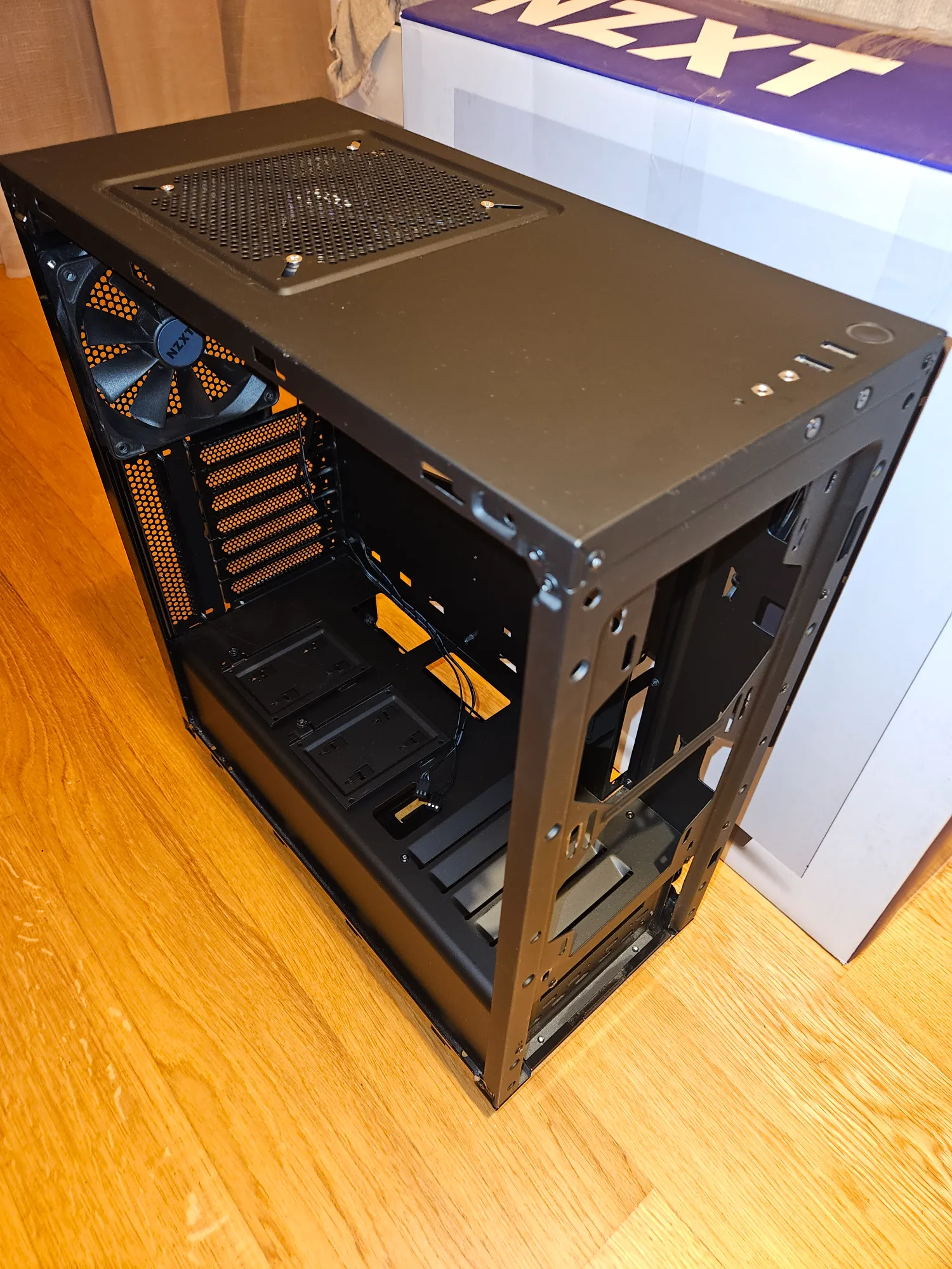 Immagine prodotto NZXT Fonte 340 (ATX, mATX, Mini-ITX)
