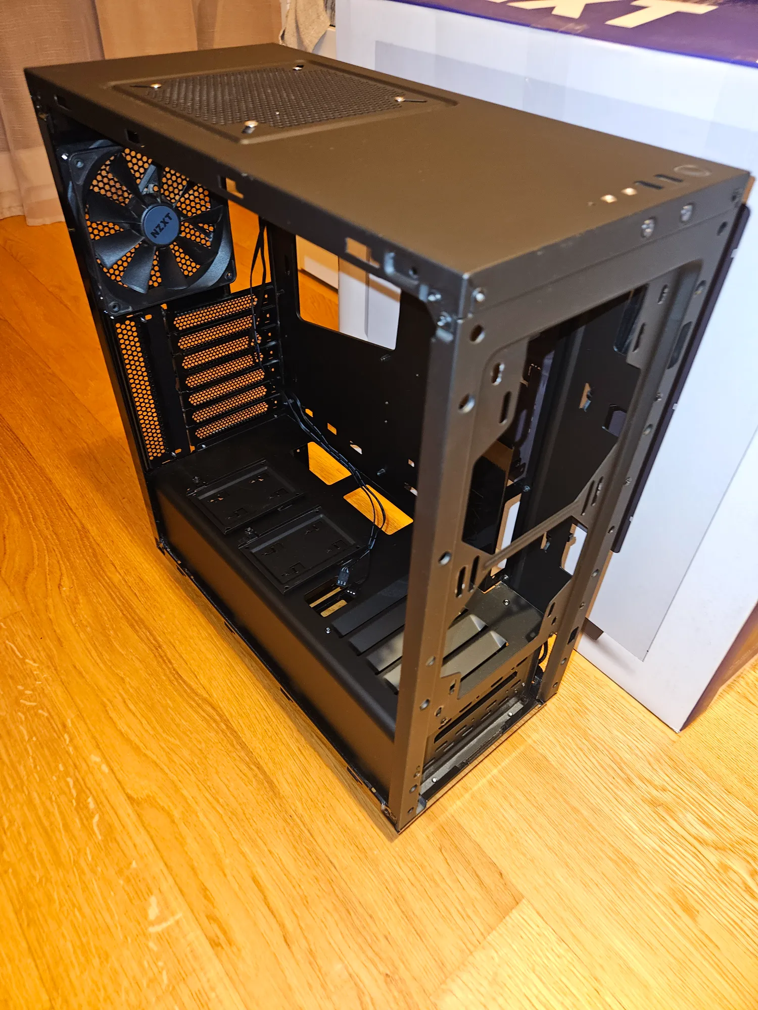 Immagine prodotto NZXT Fonte 340 (ATX, mATX, Mini-ITX)
