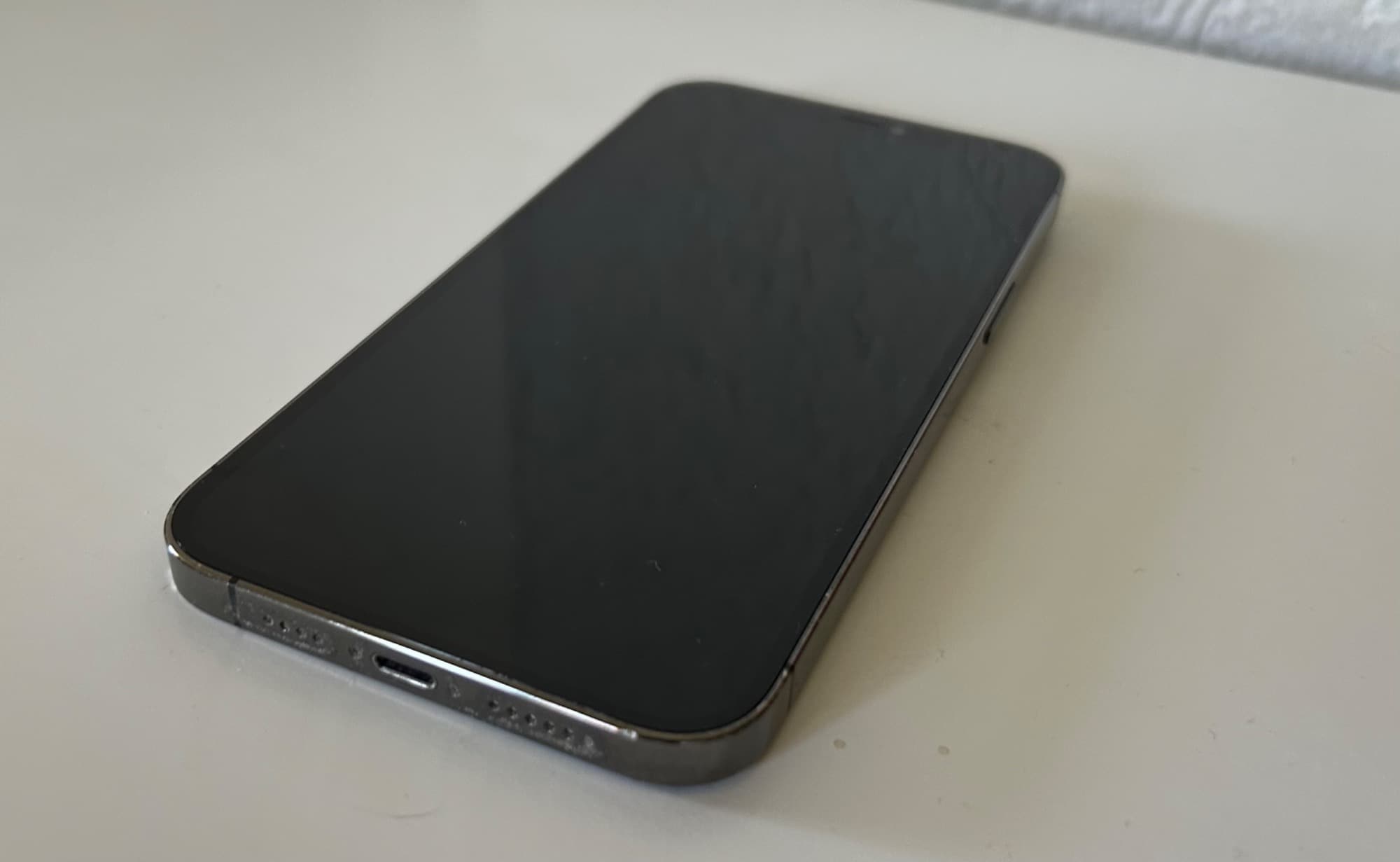 Produktbild Apple iPhone 12 Pro Max (256 GB, Gold, 6.70", SIM + eSIM, 12 Mpx, 5G)