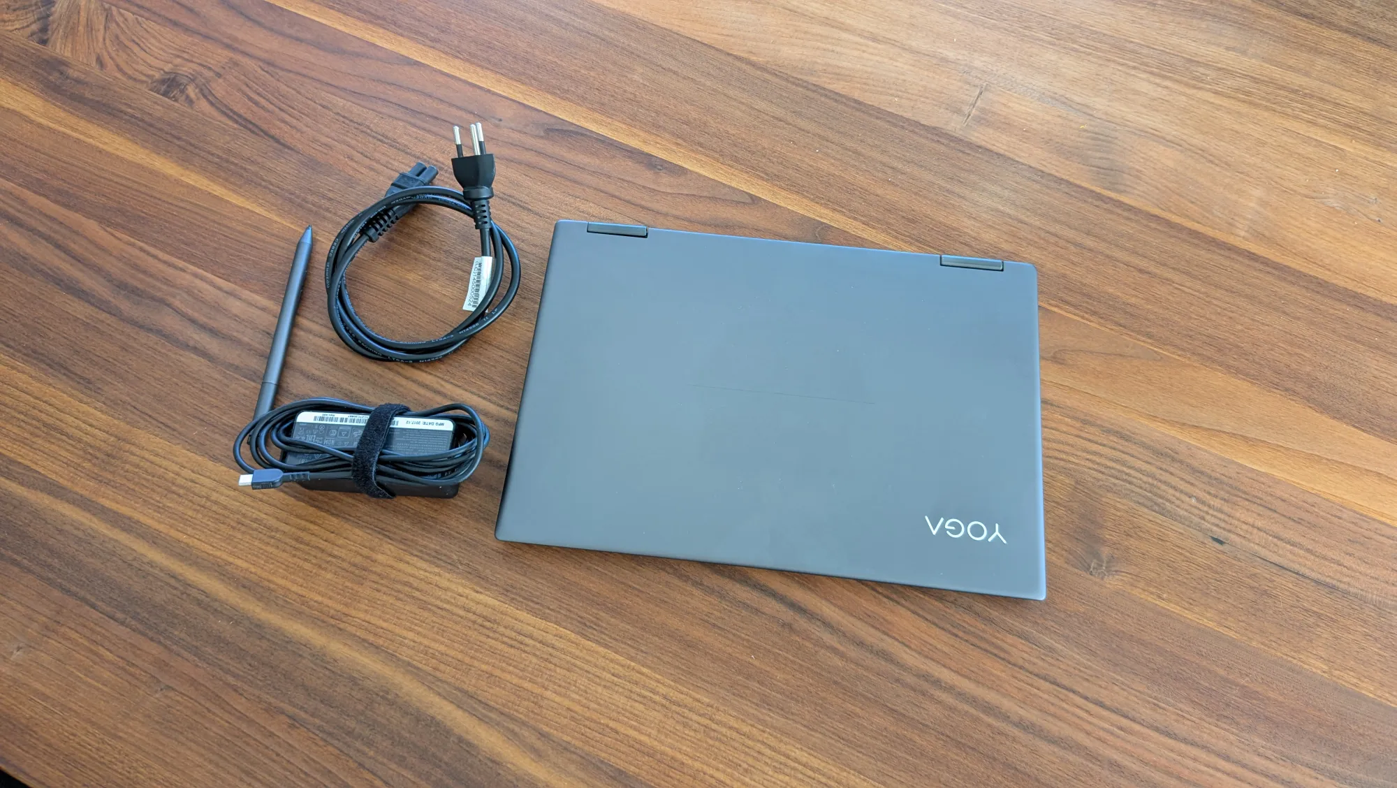 Produktbild Lenovo Yoga 720-13IKBR (13.30", Intel Core i5-8250U, 8 GB, 256 GB, CH)