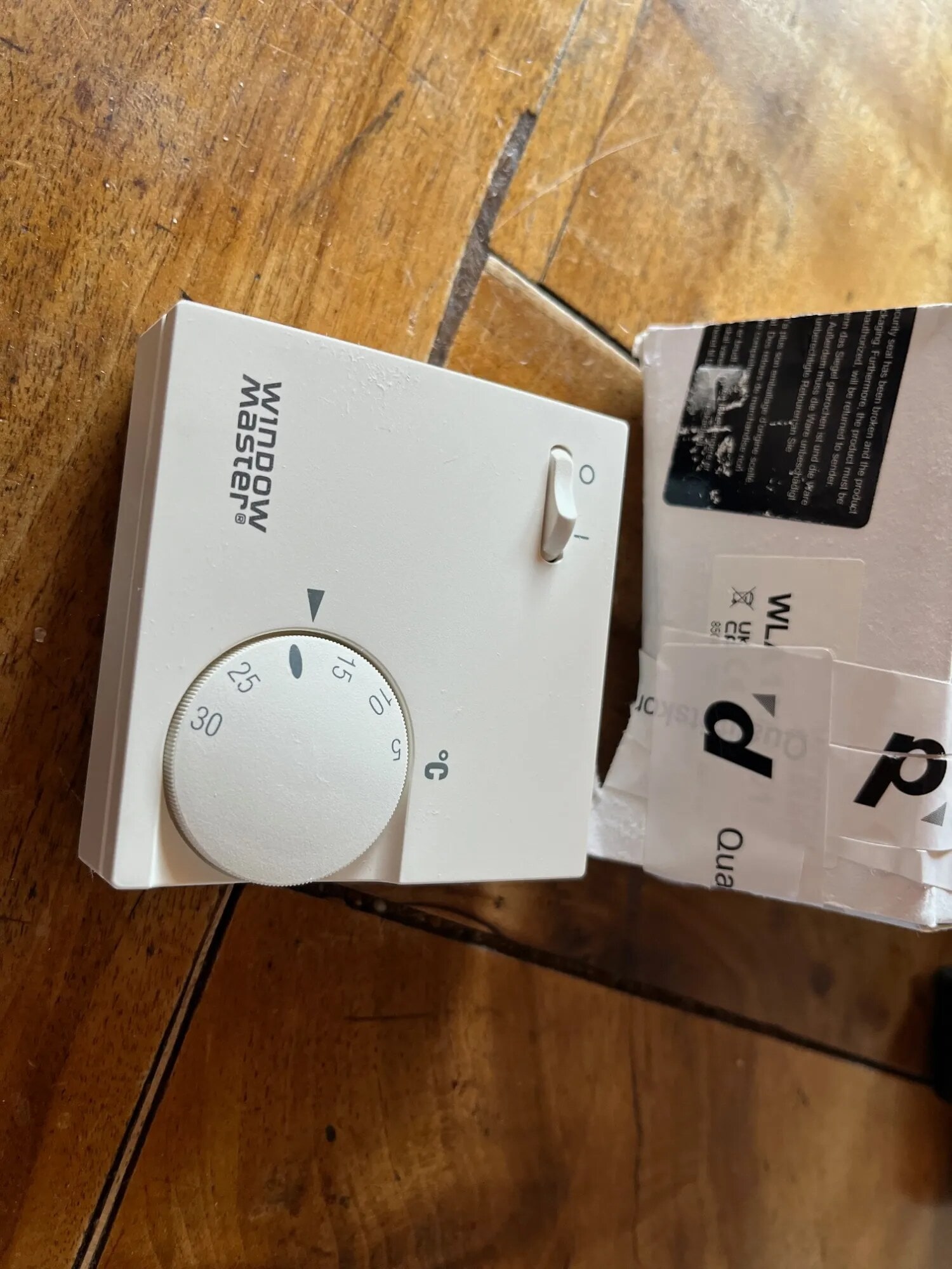 Image du produit WindowMaster Thermostat d'ambiance WLA 110 0001, se connecte directement aux régulateurs WUC 101/102/160 et