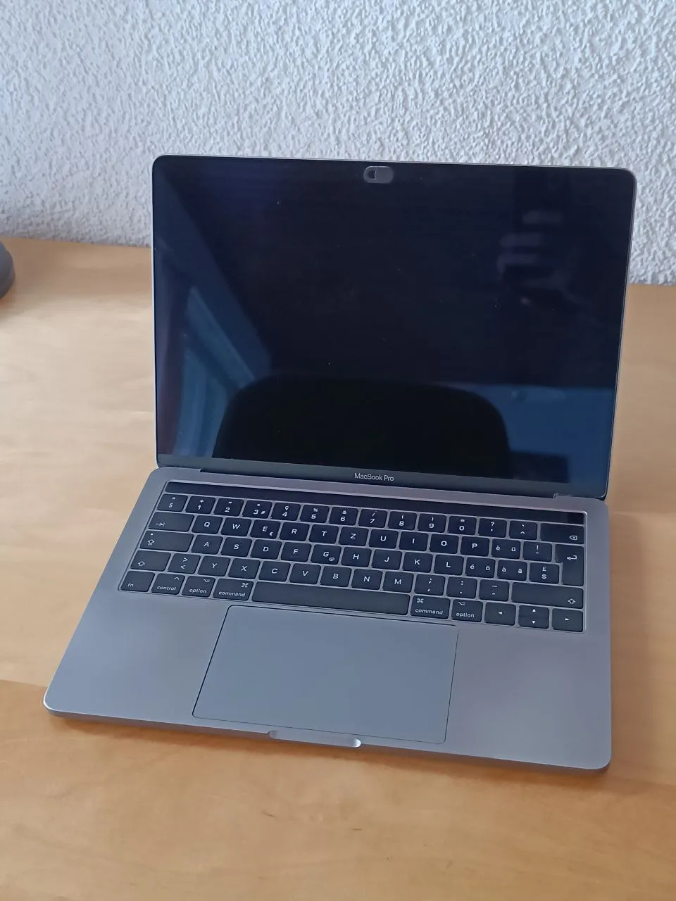 Produktbild Apple MacBook Pro Space Gray (13.30", 8 GB, 256 GB, CH)