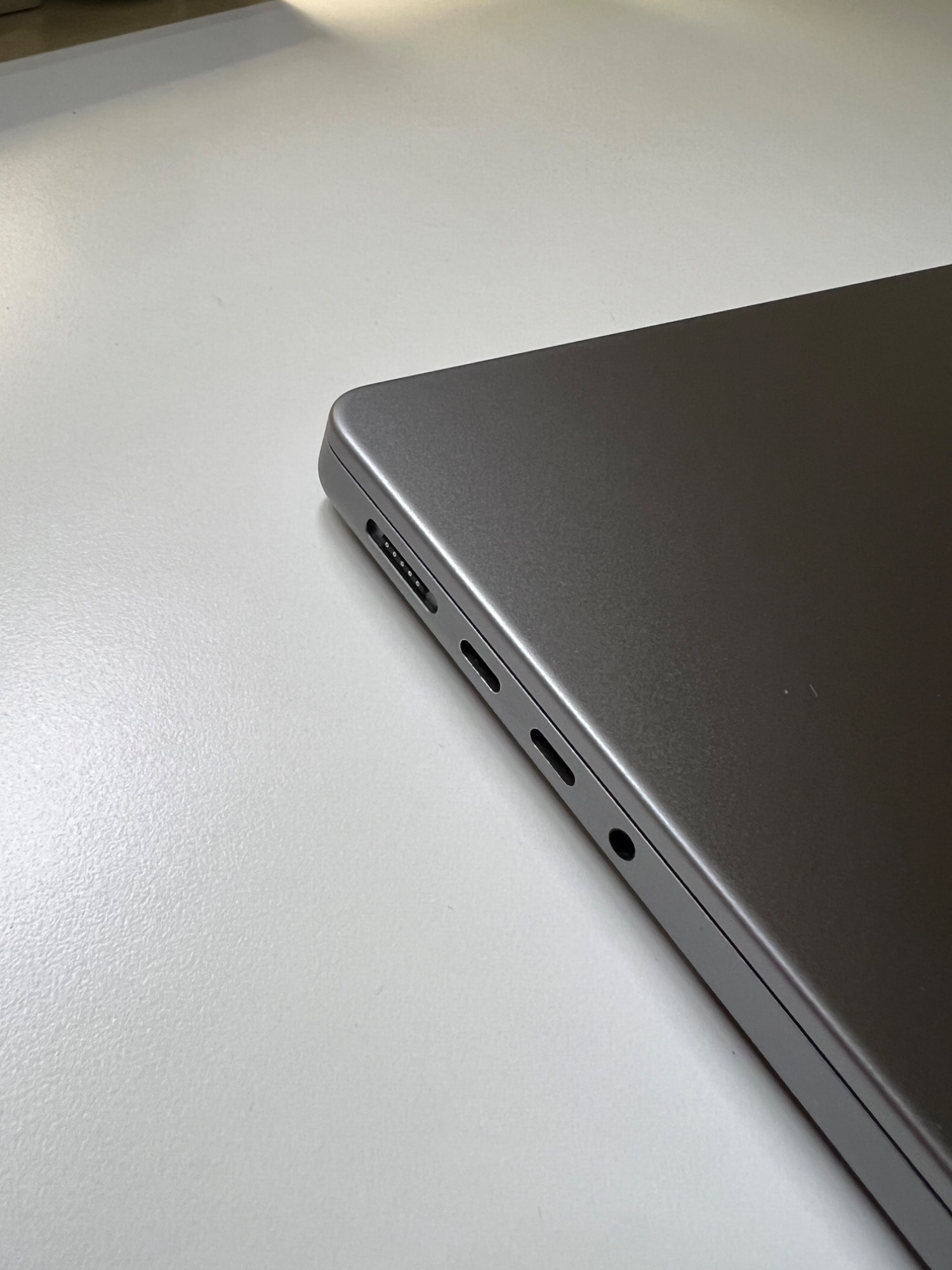 Produktbild Apple MacBook Pro – 2023 (14", M2 Pro, 16 GB, 512 GB, CH)